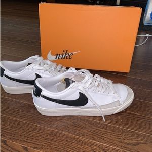 Nike Women’s Blazer Low ‘77